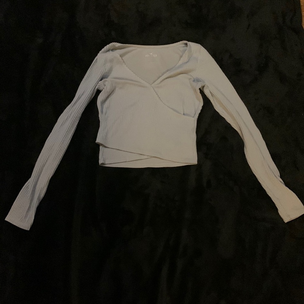Grey Hollister Long Sleeve V neck crop top